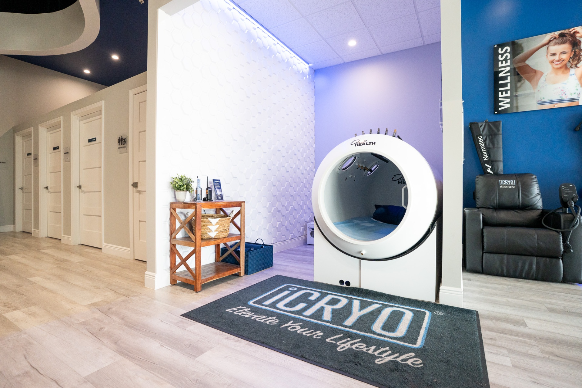 OxyHealth Fortius 420 hard-shell hyperbaric chamber inside iCRYO Daniel Island