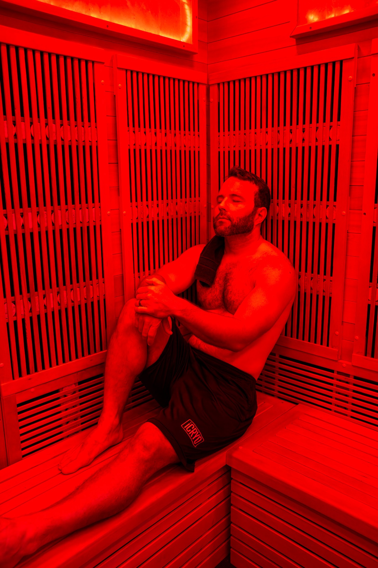 Client relaxing in the iCRYO Charleston Daniel Island infrared sauna
